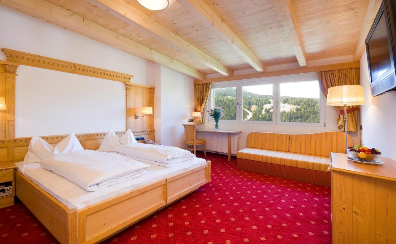 Kristiania Small Dolomites Hotel Selva di Val Gardena Ruang foto